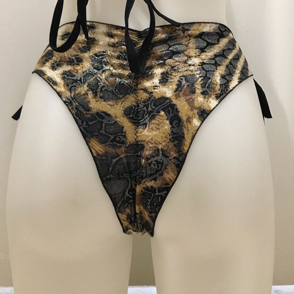 Bikini - Picture 6 of 6